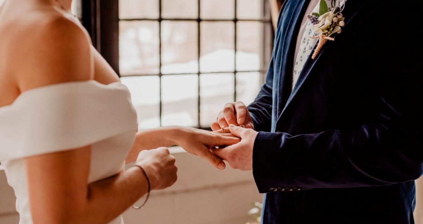 Após 10 Anos de União, Marido Surpreende Esposa com Novo Casamento